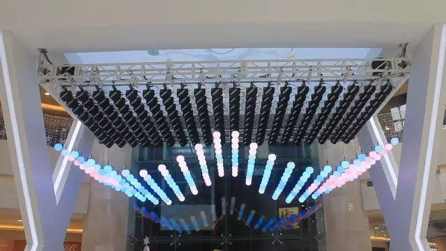 夢幻浮球點(diǎn)亮匯智國際商業(yè)中心中庭廣場